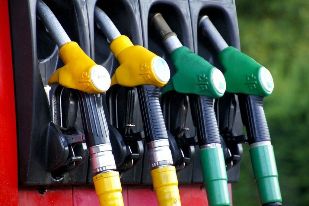 Uniunea Europeană analizează cu SUA şi alţi membri ai Agenţiei Internaţionale pentru Energie momentul potrivit pentru a
