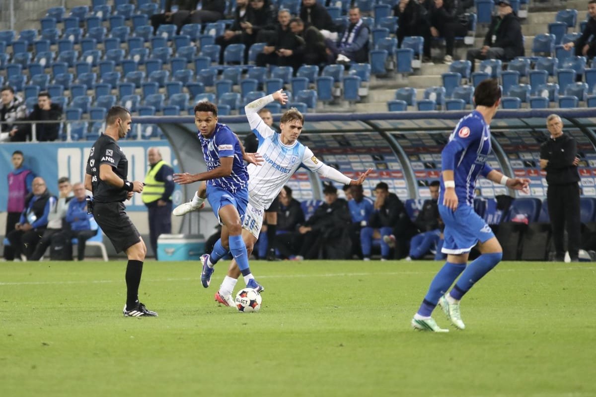 Universitatea Craiova învinge Farul 2-0. Elisor ajunge singur în fruntea golgheterilor