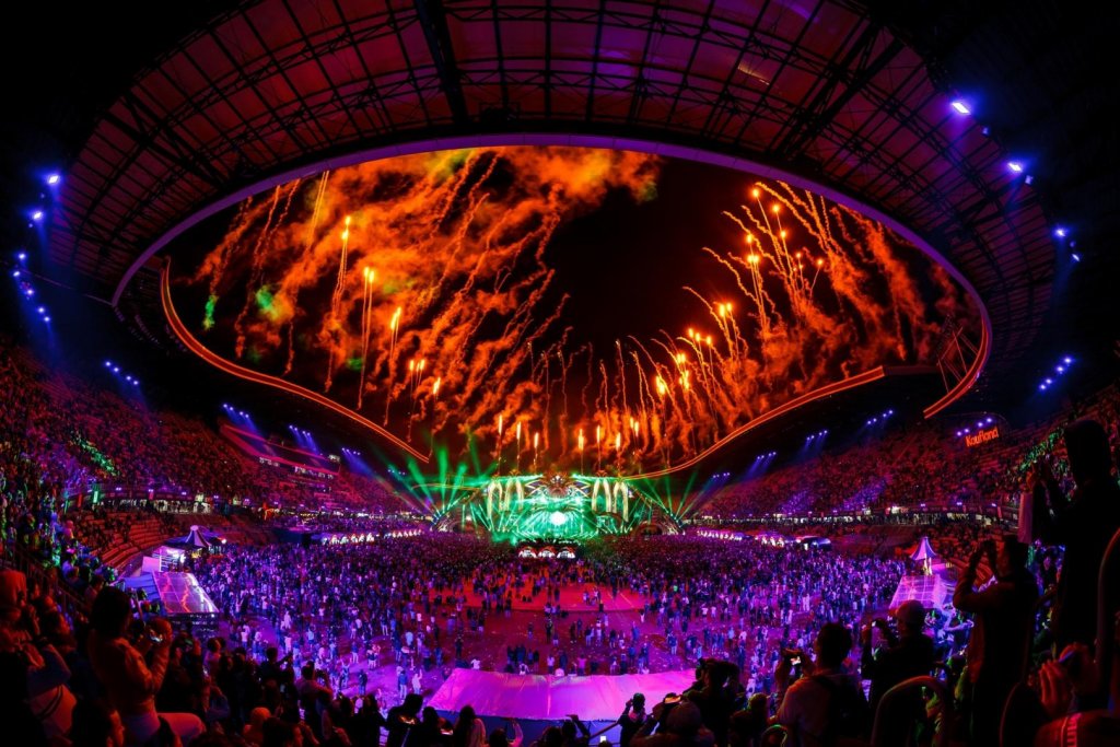UNTOLD 2027: fanii speculează Oasis, Olivia Rodrigo, Charli XCX sau Dua Lipa, dar nimic nu e confirmat