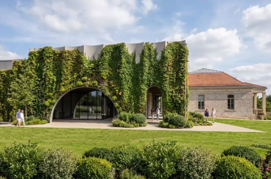 Urișor, comuna Cășeiu: complex cu sală de evenimente, restaurant, cazare și piscină, avizat de urbaniști