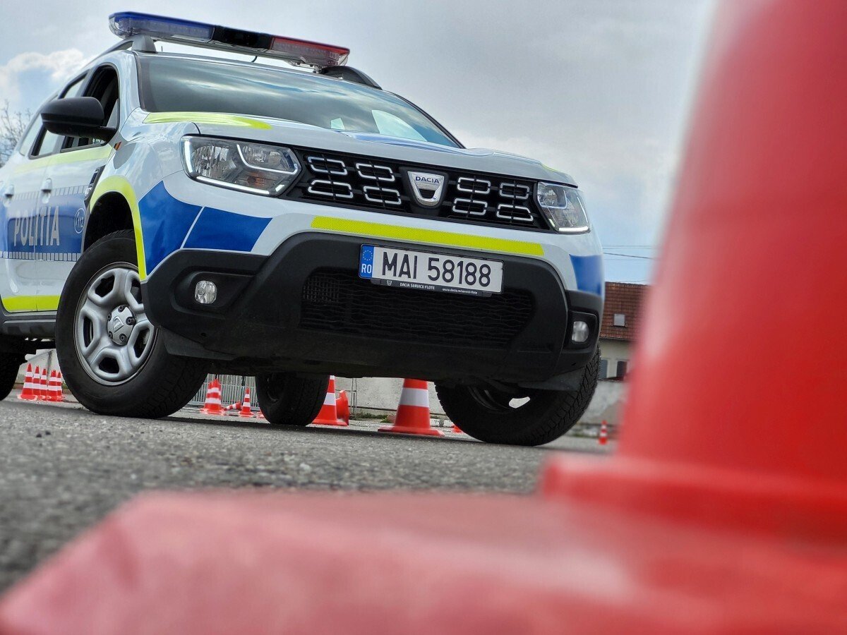Veștem: un tânăr de 20 de ani a fost rănit după ce a lovit un parapet pe DN 1