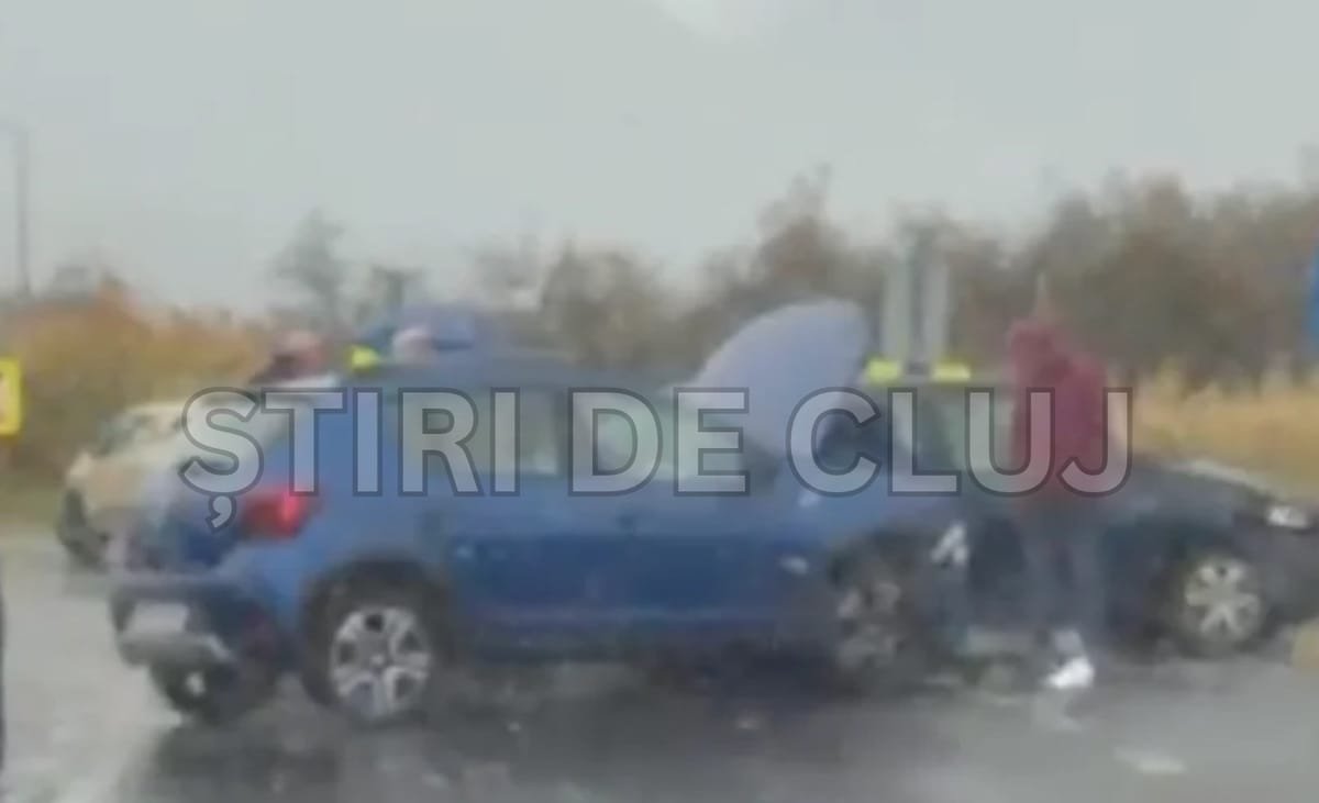 VIDEO. Accident grav în Cluj, două mașini distruse într-un impact violent