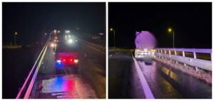 VIDEO. Autostrada A10: o autocisternă cu ulei s-a ciocnit cu o mașină, pompierii intervin