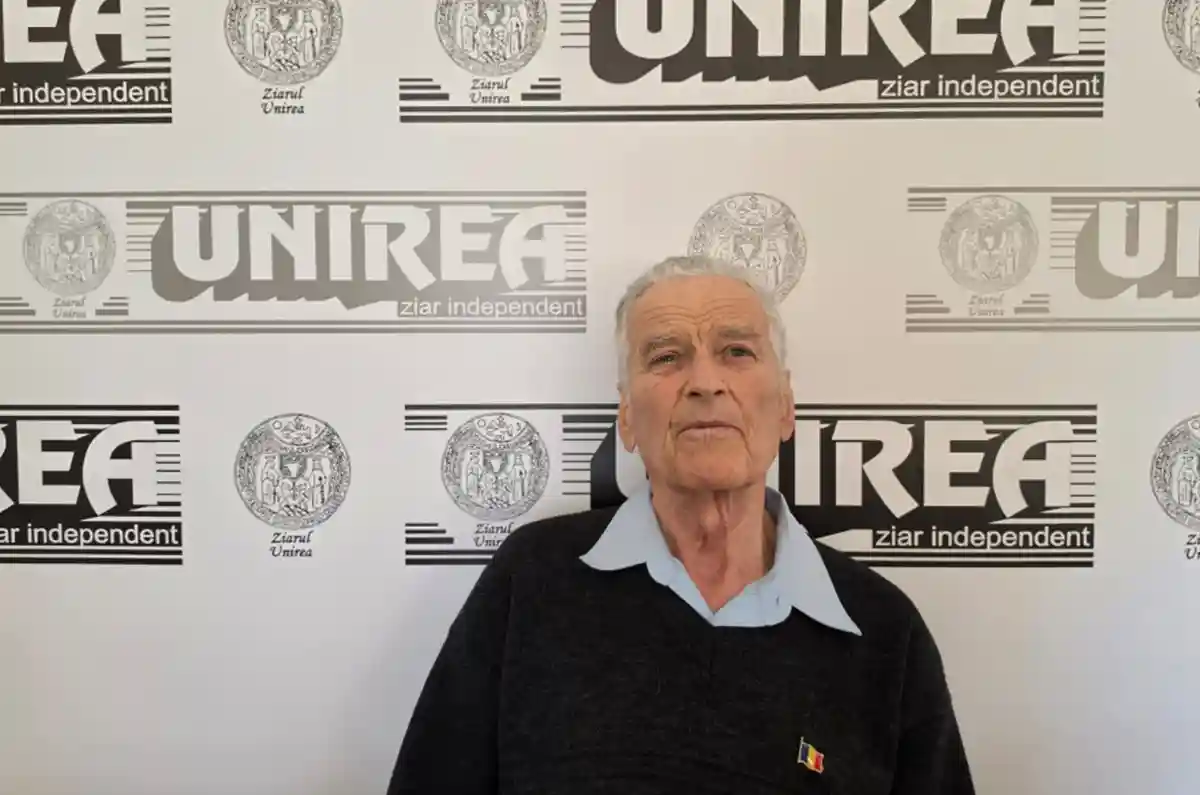 VIDEO Cugir: Aurel Voicu, la peste 90 de ani, lucrează la doctorat cu „calculatorul și internetul