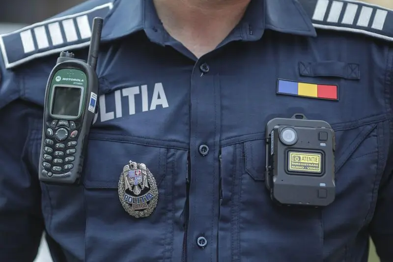 Vințu de Jos: bărbat cercetat penal după ce au fost găsite peste 17 tone de deșeuri și mașini dezmembrate