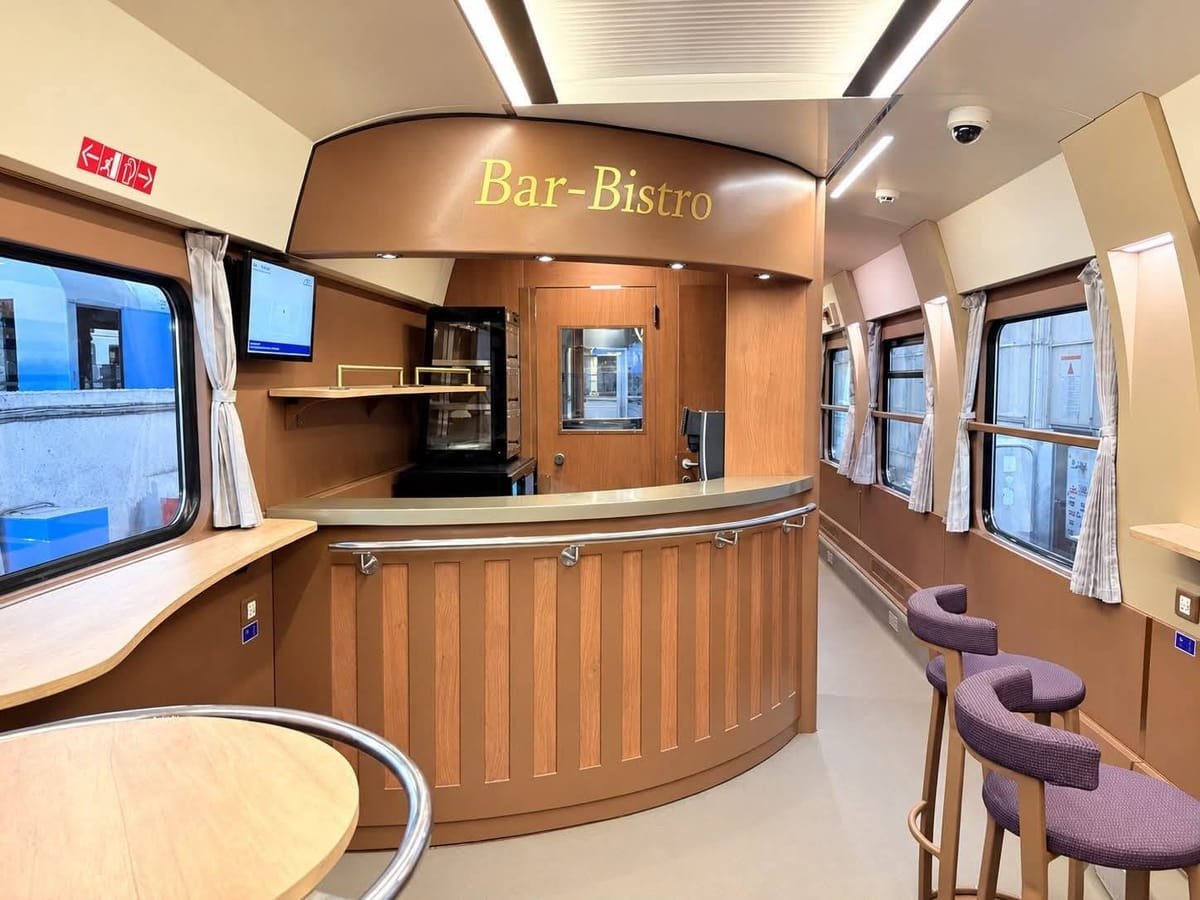 VRG Bistrița amenajează primele vagoane bar-bistro ale CFR; 10 trebuie predate până la finalul anului