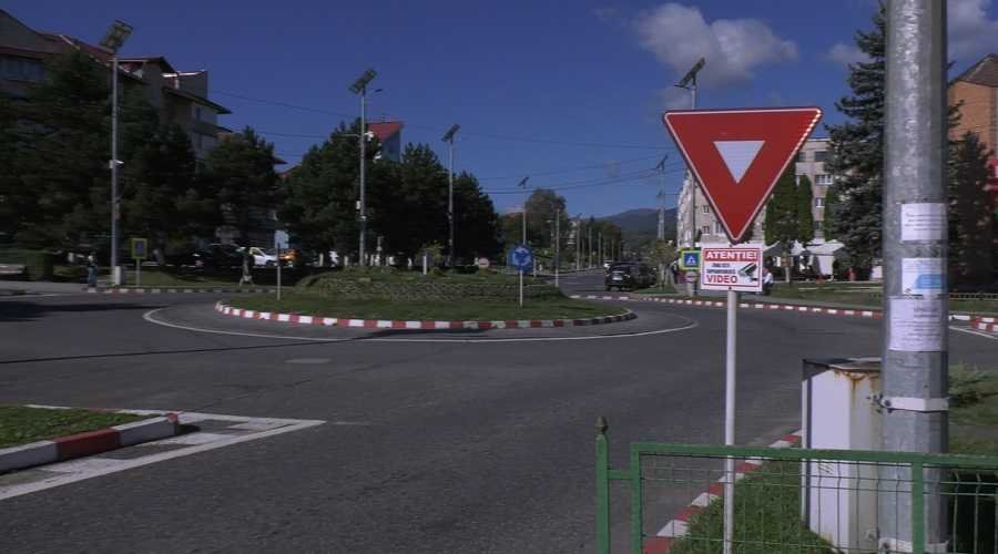 Vulcan: tânăr condamnat definitiv la șase ani de închisoare după ce a înjunghiat un adolescent lângă IMAX