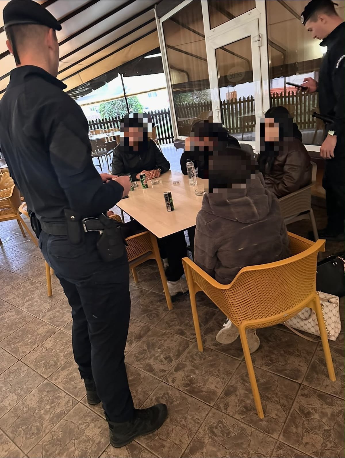 Zalău: razie de poliție și jandarmi în zona școlilor, elevi depistați în afara cursurilor
