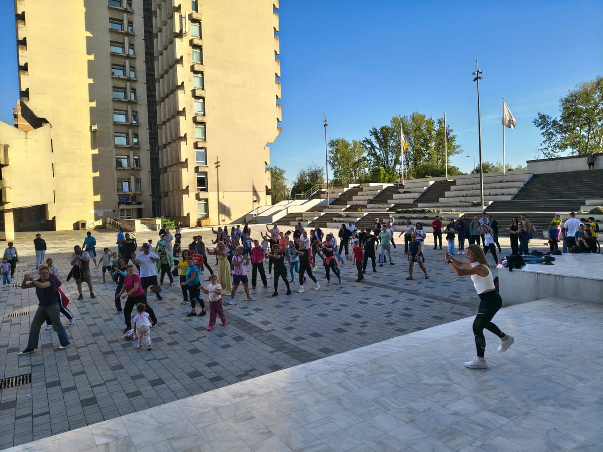Zeci de sătmăreni au ales mișcarea într-o superbă zi de toamnă. „Mers Sportiv în Orașul Tău”, la o nouă ediție