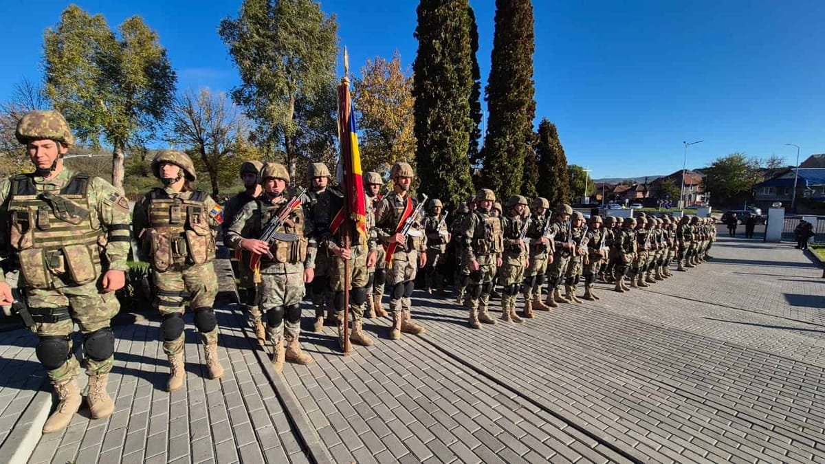 Ziua Armatei Române marcată la Alba Iulia, cu ceremonie militară și defilarea Gărzii de Onoare