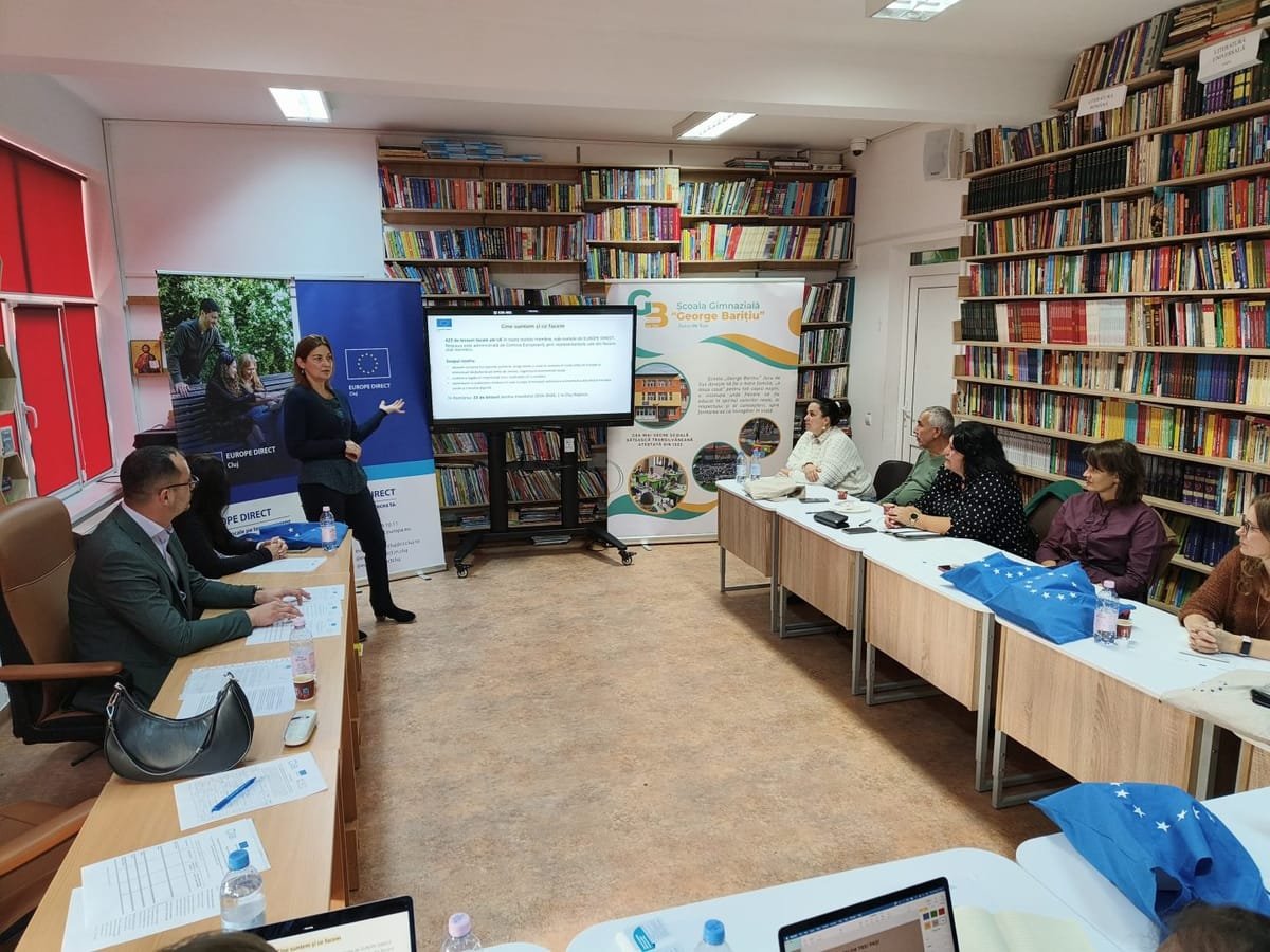 Zona Metropolitană Cluj: Europe Direct face educație media la un seminar pentru opt profesori